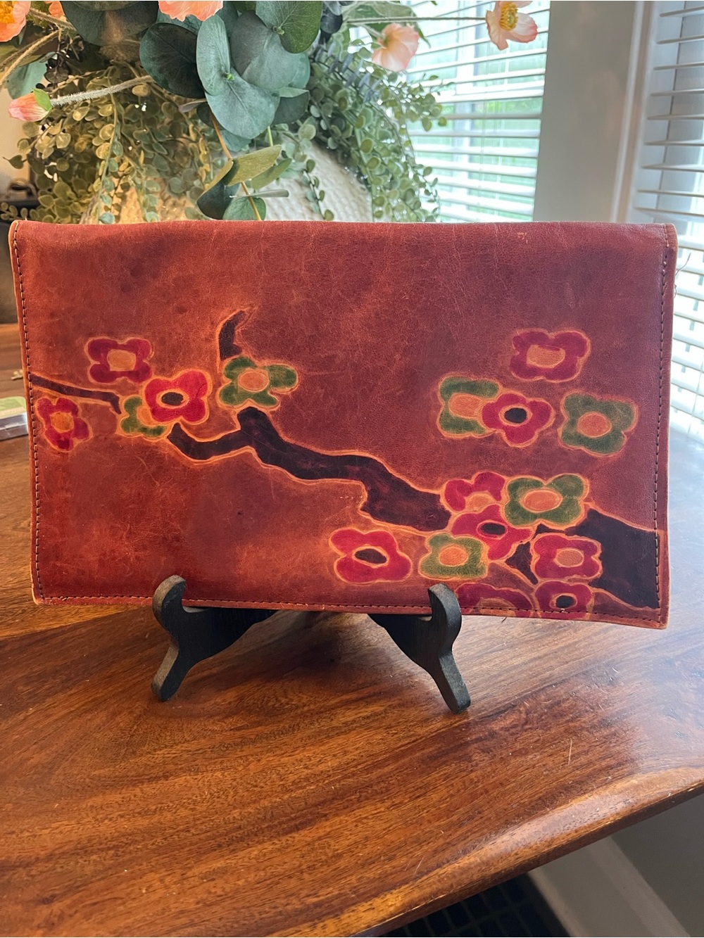 Vintage 1970s Hand-Tooled Leather Floral Envelope Clutch - Picture 2 of 6